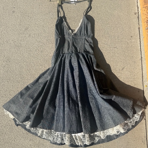 D&G dress with lace detail - Picture 3 of 7